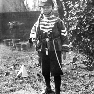 Baptism of Fire. Wilfred Owen's War in 1917